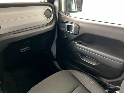 Used 2024 Jeep Wrangler Willys image 11