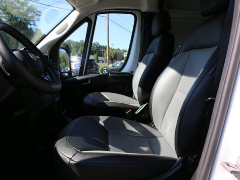 Used 2025 RAM ProMaster 2500 w/ Convenience Group FWD image 19