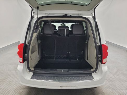 Used 2018 Dodge Grand Caravan SXT image 29