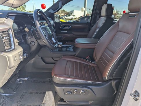 Used 2024 GMC Sierra 1500 Denali Ultimate image 10