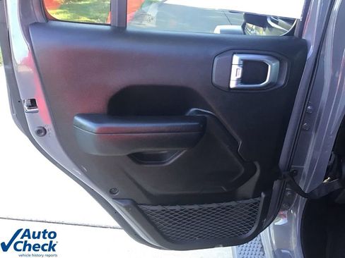 Used 2023 Jeep Wrangler Unlimited Rubicon image 12