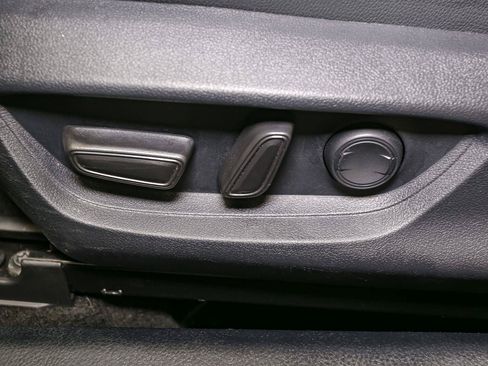 Used 2025 Toyota Camry SE FWD image 44