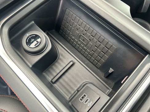 Used 2025 Ford Expedition Active AWD/4WD image 35