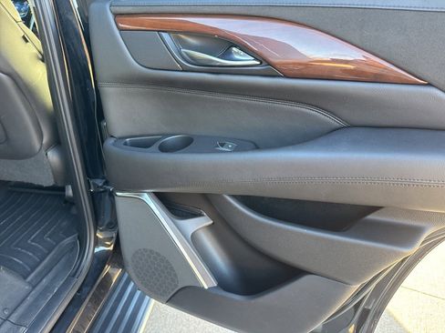 Used 2018 Cadillac Escalade Luxury image 49