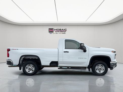 Used 2025 Chevrolet Silverado 2500 W/T w/ WT Convenience Package AWD/4WD image 2