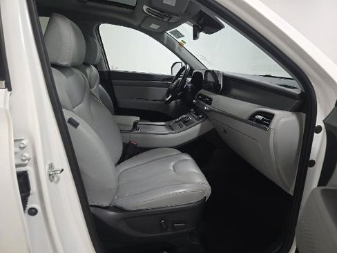 Used 2022 Hyundai Palisade SEL w/ Premium Package FWD image 8
