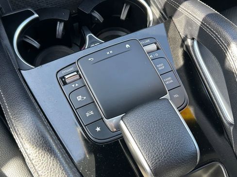 Used 2024 Mercedes-Benz GLE 450e 4MATIC image 29