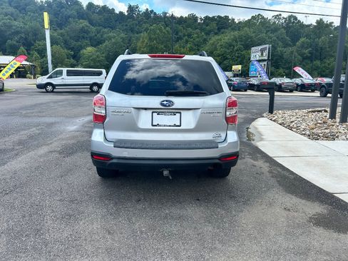 Used 2015 Subaru Forester 2.5i Premium AWD/4WD image 4