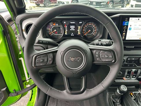 Used 2025 Jeep Wrangler Sport AWD/4WD image 27