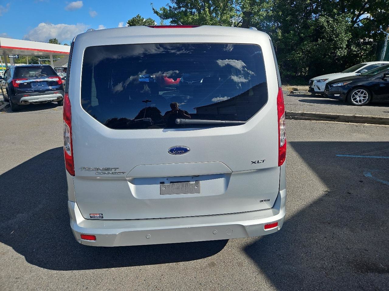 Used 2017 Ford Transit Connect XLT FWD image 4