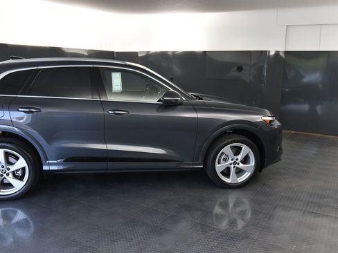 New 2025 Audi Q5 Premium Plus image 40