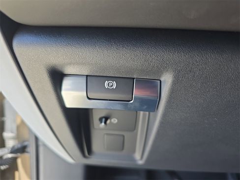 New 2026 Land Rover Defender 110 S image 27