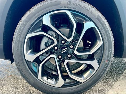 New 2026 Chevrolet Trax RS w/ Sunroof Package image 19