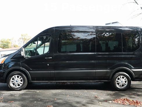 Used 2023 Ford Transit 350 XLT image 4