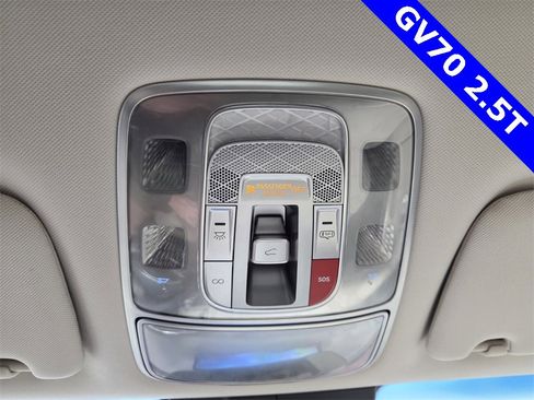 Used 2023 Genesis GV70 2.5T w/ Advanced Package image 39