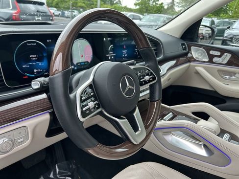 Used 2022 Mercedes-Benz GLS 450 4MATIC image 23