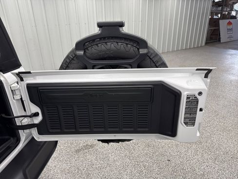 Used 2024 Jeep Wrangler Sport S image 10