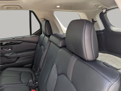 Used 2025 Honda Pilot Touring image 20