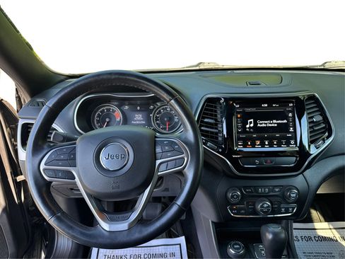 Used 2019 Jeep Cherokee High Altitude AWD/4WD image 26