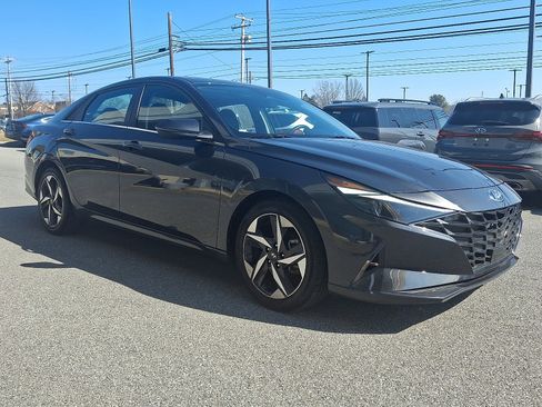 Certified 2023 Hyundai Elantra Limited image 3