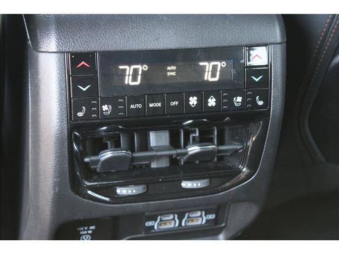 Used 2022 Jeep Grand Cherokee Summit AWD/4WD image 39