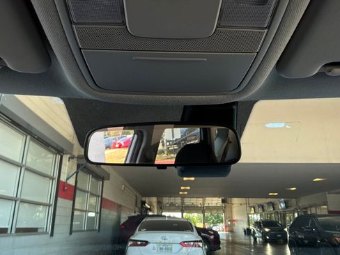 Used 2025 Kia Soul LX w/ LX Technology Package FWD image 16