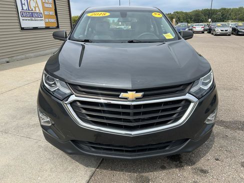 Used 2018 Chevrolet Equinox LS FWD image 2