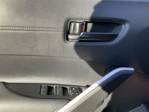 Used 2026 Toyota Corolla Cross LE image 14