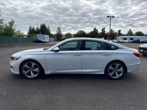 Used 2018 Honda Accord Touring image 4