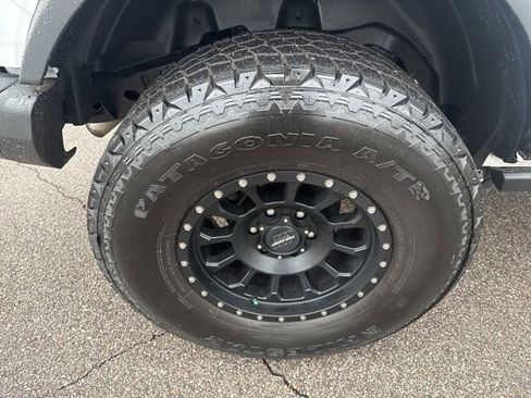 Used 2022 Ford Bronco Black Diamond image 13