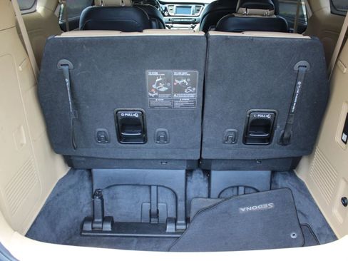 Used 2016 Kia Sedona SX FWD image 28