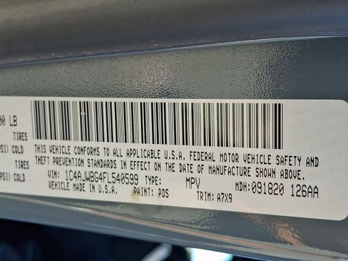 Used 2015 Jeep Wrangler Sahara w/ Connectivity Group AWD/4WD image 26
