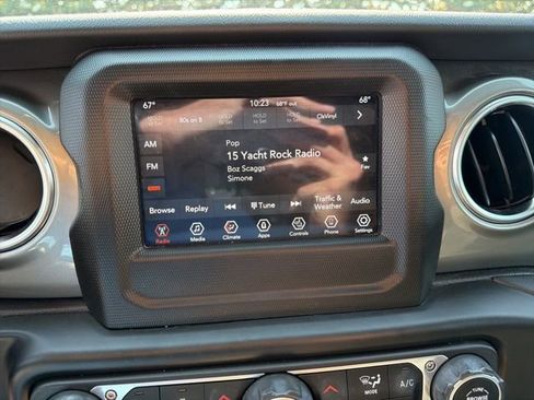 Used 2021 Jeep Wrangler Unlimited Sahara w/ Dual Top Group AWD/4WD image 22