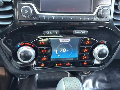 Used 2017 Nissan Juke SV image 32