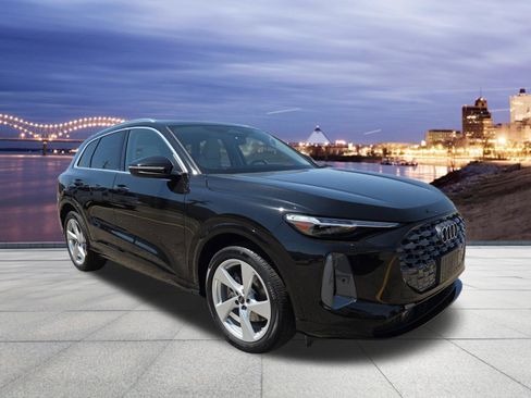 Certified 2025 Audi Q5 Prestige AWD/4WD image 4