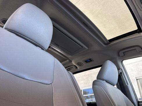 Used 2017 Toyota Sienna Limited Premium w/ Advanced Technology Package FWD image 19