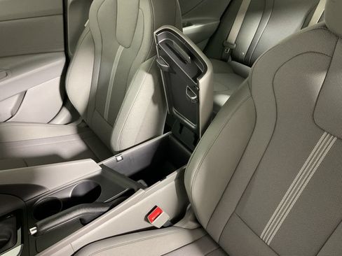 New 2026 Hyundai Elantra SE FWD image 29