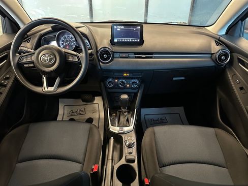 Used 2020 Toyota Yaris LE FWD image 9