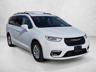 Used 2022 Chrysler Pacifica Touring-L FWD video 3