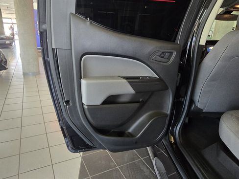 Used 2022 Chevrolet Colorado W/T w/ WT Convenience Package RWD image 10
