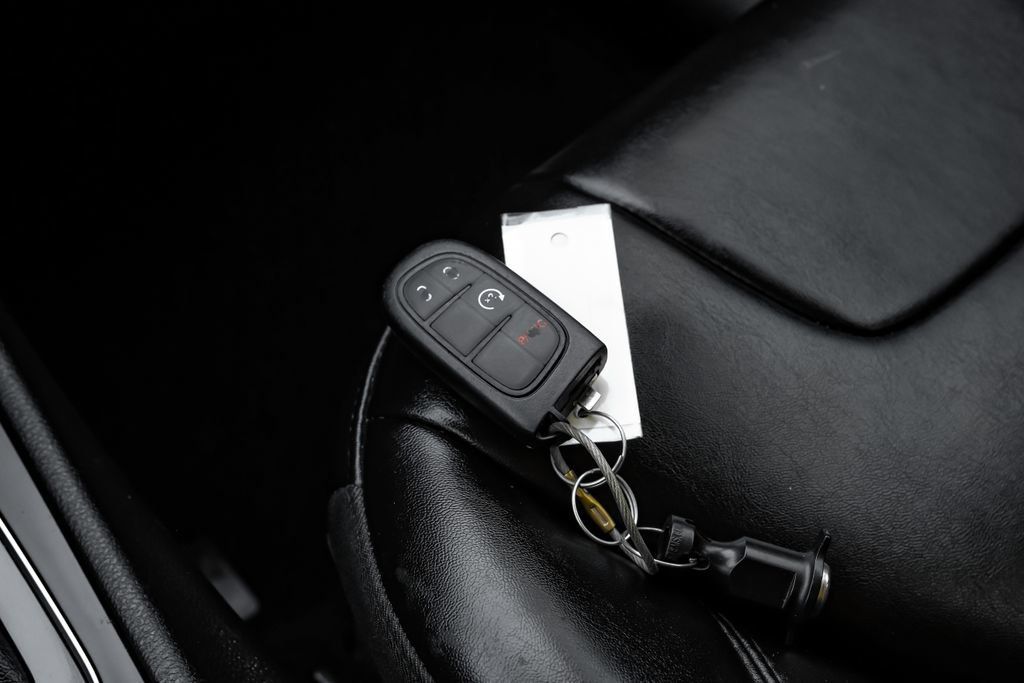 Used 2021 Jeep Cherokee Latitude Plus FWD image 49