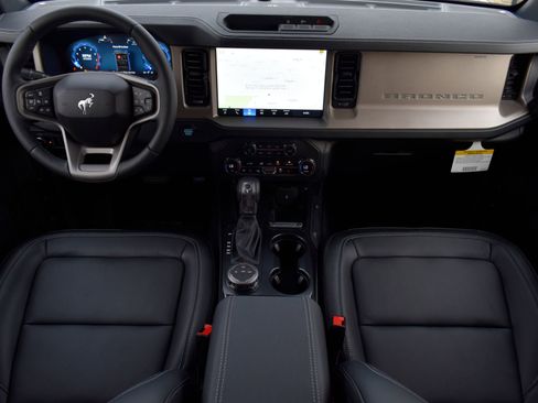 New 2026 Ford Bronco Outer Banks image 7