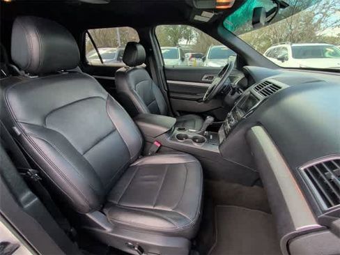 Used 2016 Ford Explorer XLT w/ Equipment Group 202A image 19