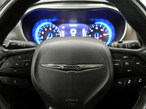 Used 2020 Chrysler Pacifica Limited w/ Quick Order Package 27H Red S image 17