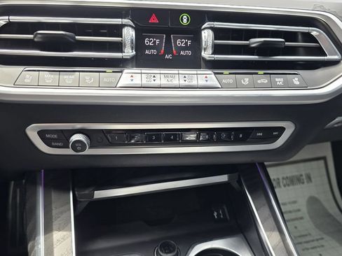 Used 2021 BMW X7 M50i w/ Dynamic Handling Package AWD/4WD image 23