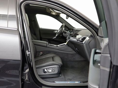 New 2026 BMW X6 xDrive40i w/ Climate Comfort Package image 19