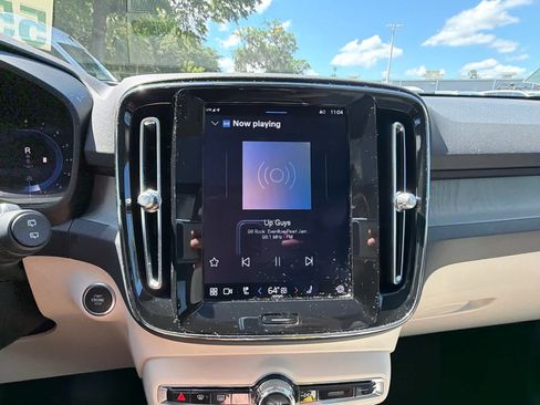 Certified 2023 Volvo XC40 B5 Ultimate w/ Protection Package Premier AWD/4WD image 69