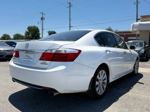 Used 2015 Honda Accord Touring image 4