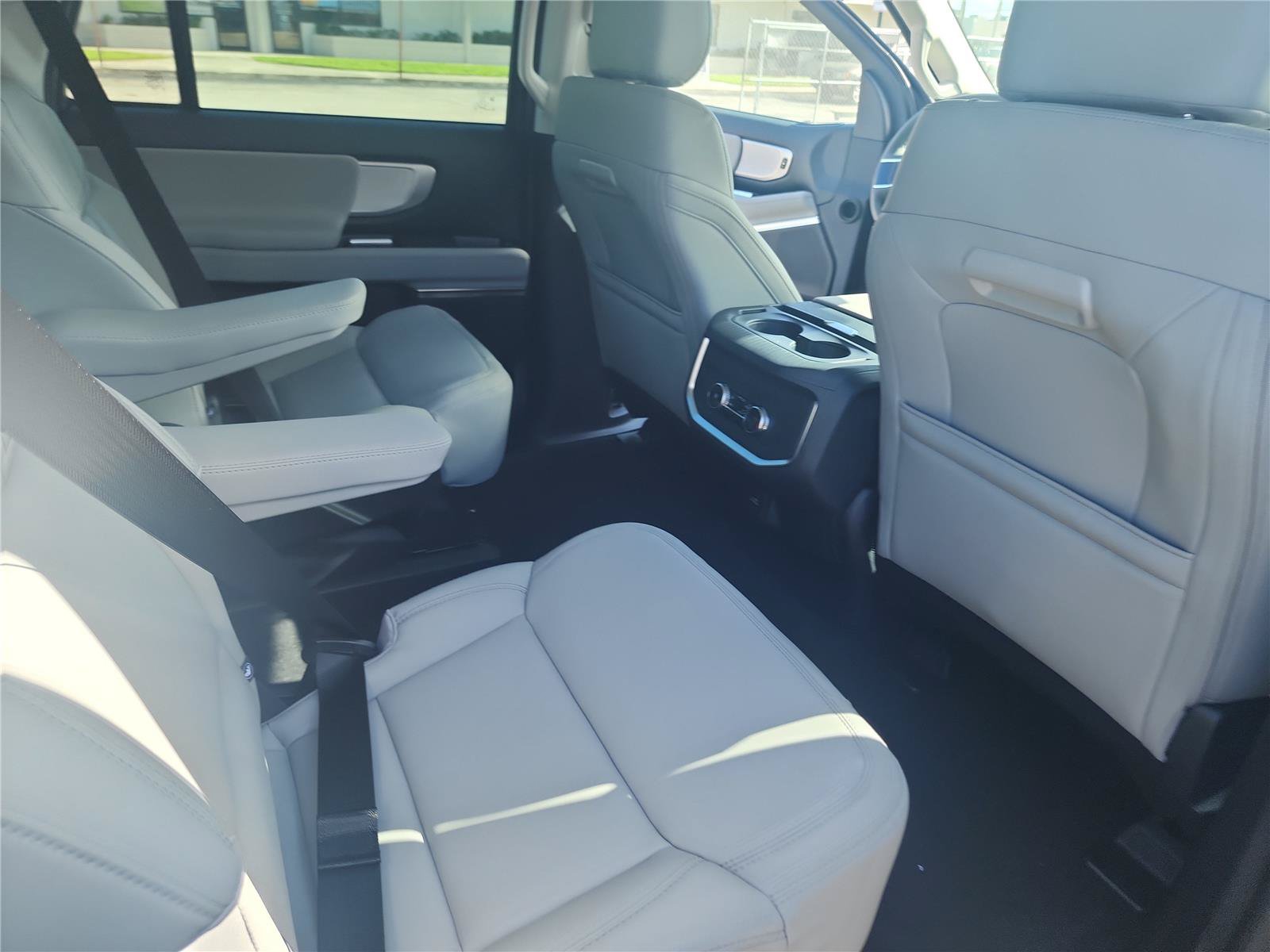 New 2027 Ford Expedition Max Active RWD image 23