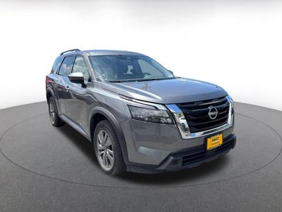 Used 2025 Nissan Pathfinder SV